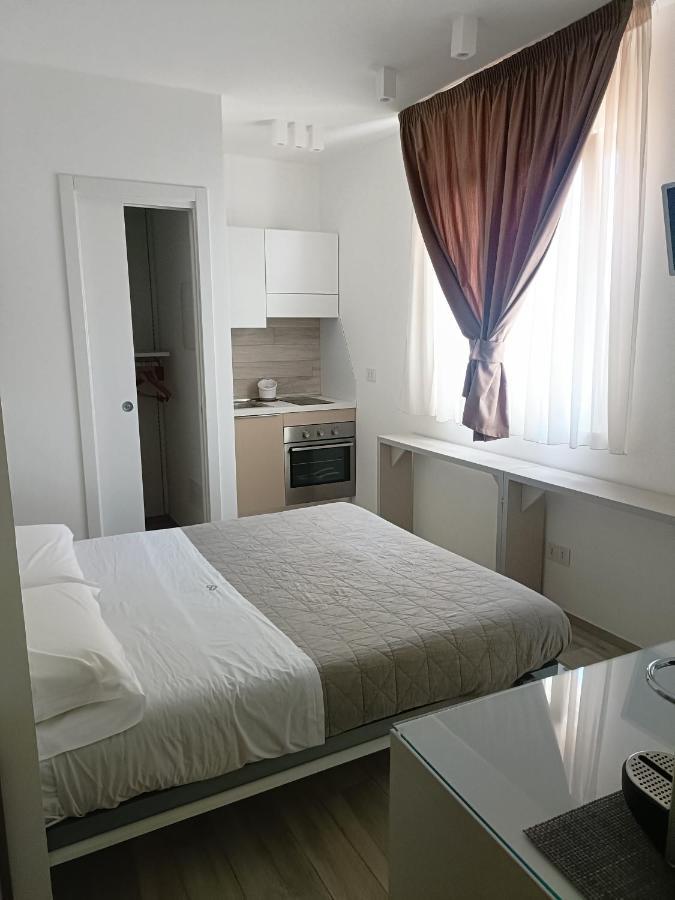 Romantic Room مونوبولي المظهر الخارجي الصورة